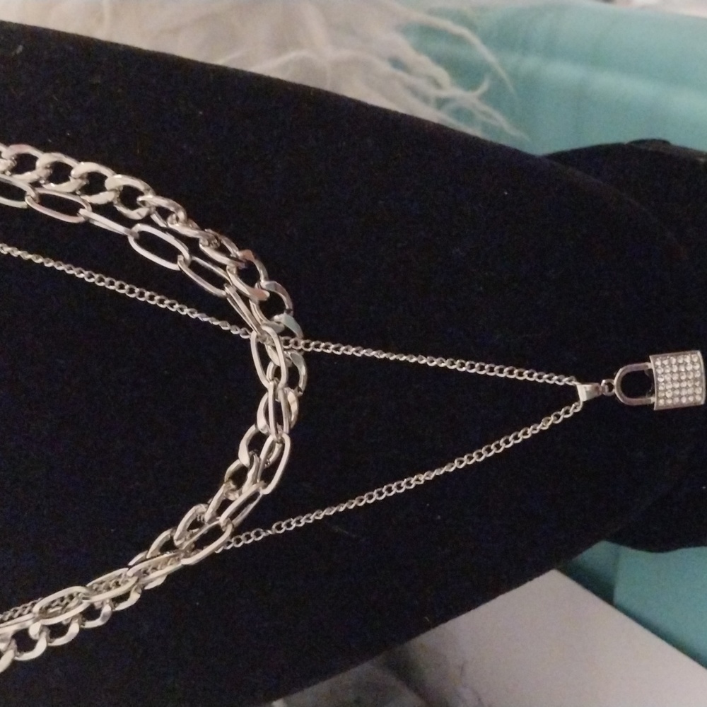 Fashion jewelry  NWOT 6 piece necklace set - Picture 5 of 10